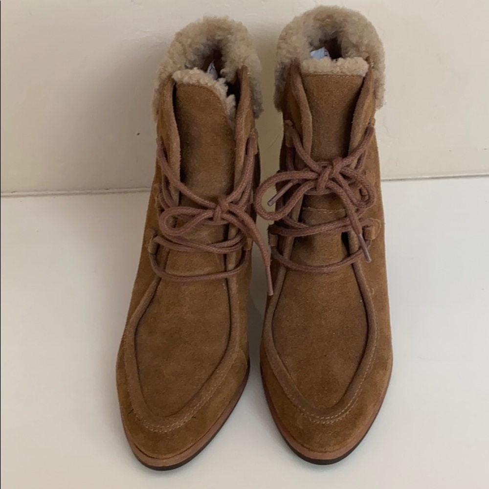 UGG
Analise Lace-Up Ankle Bootie, Chestnut